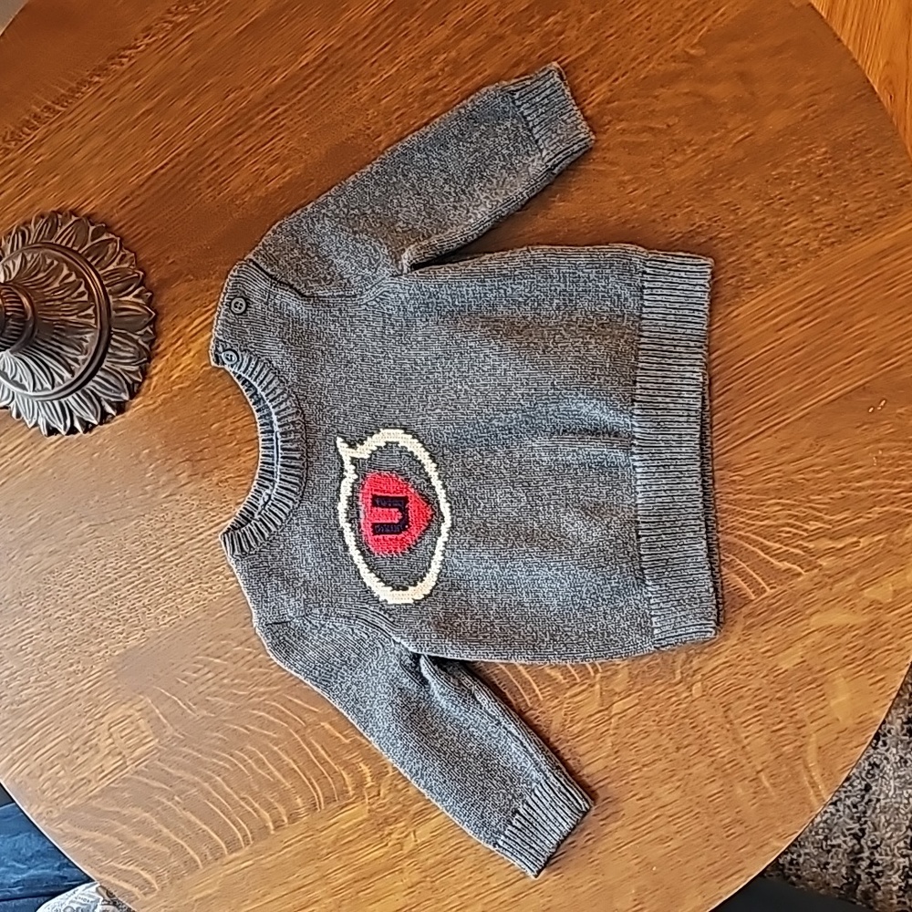 Baby Gap sweater - size 6-12 months - grey - perfect for Valentine's Day!
